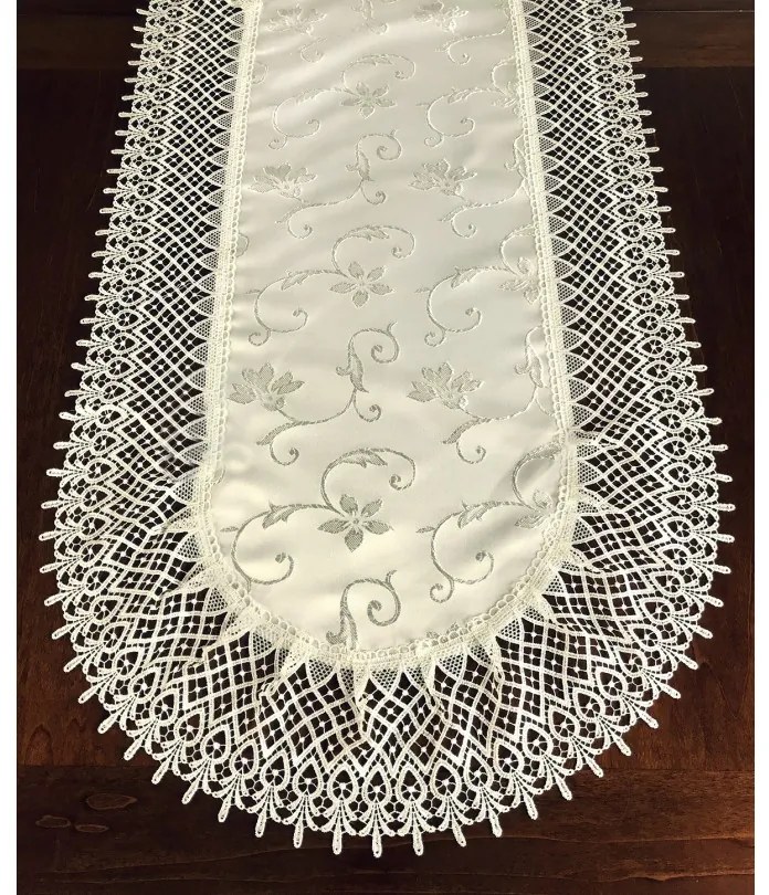 Luxusný béžový oválny obrus s jemnou vyšívkou a krajkou Šírka: 40 cm | Dĺžka: 85 cm