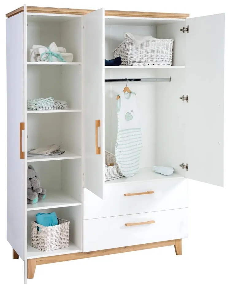 Biela detská šatníková skriňa v dekore duba 135x200 cm Finn – Roba