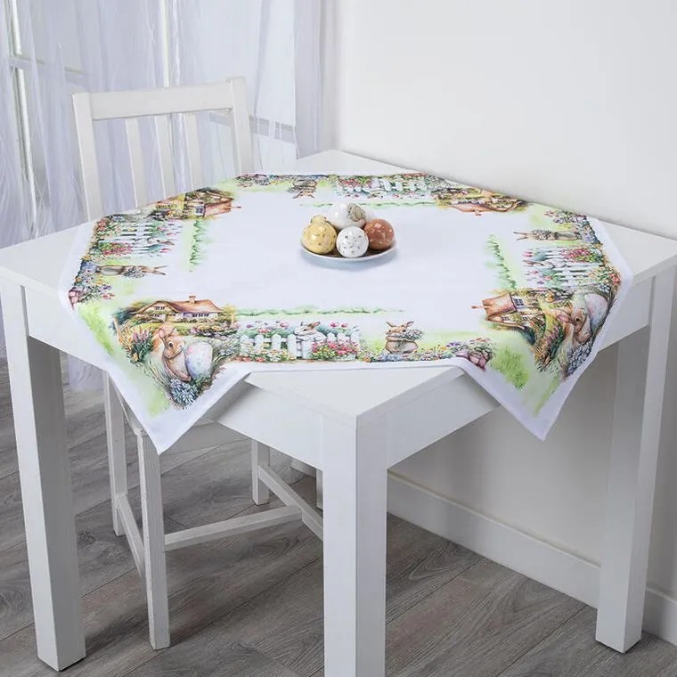 Stredový obrus s potlačou ZAJAČIKOVIA V ZÁHRADE 85 x 85 cm