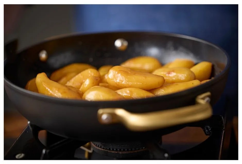 Hliníkový hrniec s nepriľnavým povrchom s pokrievkou na indukciu 2,6 l – Holm