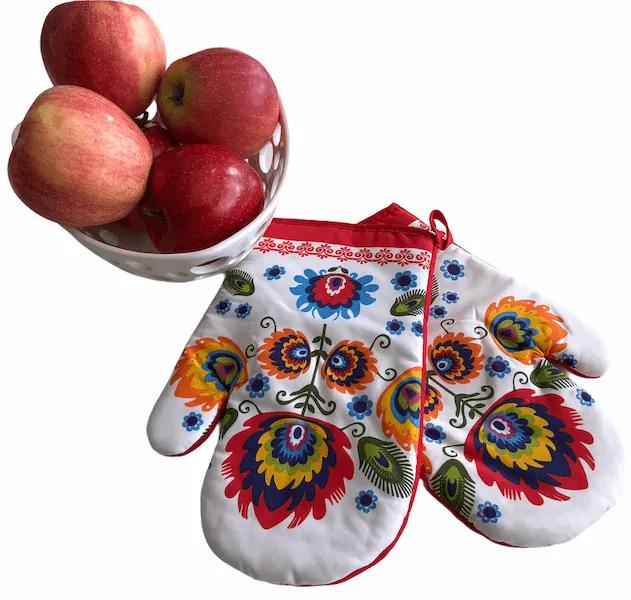 Kuchynská rukavica FOLK II, červeno-biela s ornamentami - sada 2ks