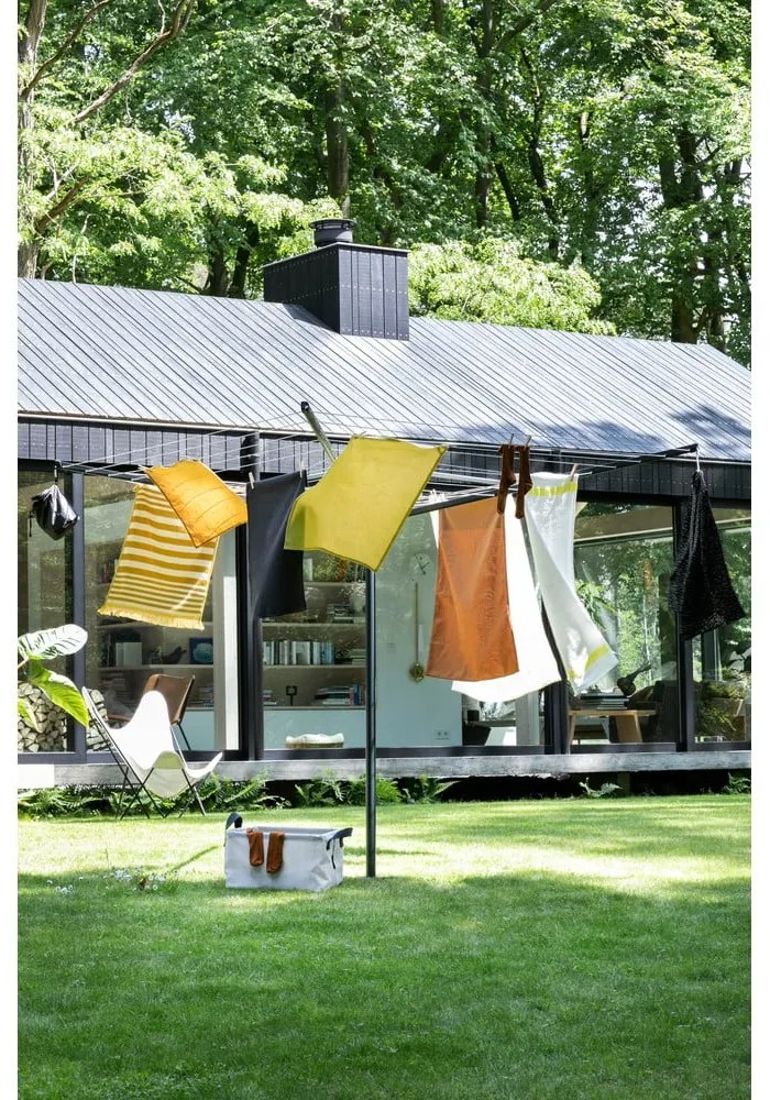 Antracitový vonkajší sušiak na bielizeň 50 m Lift-O-Matic – Brabantia