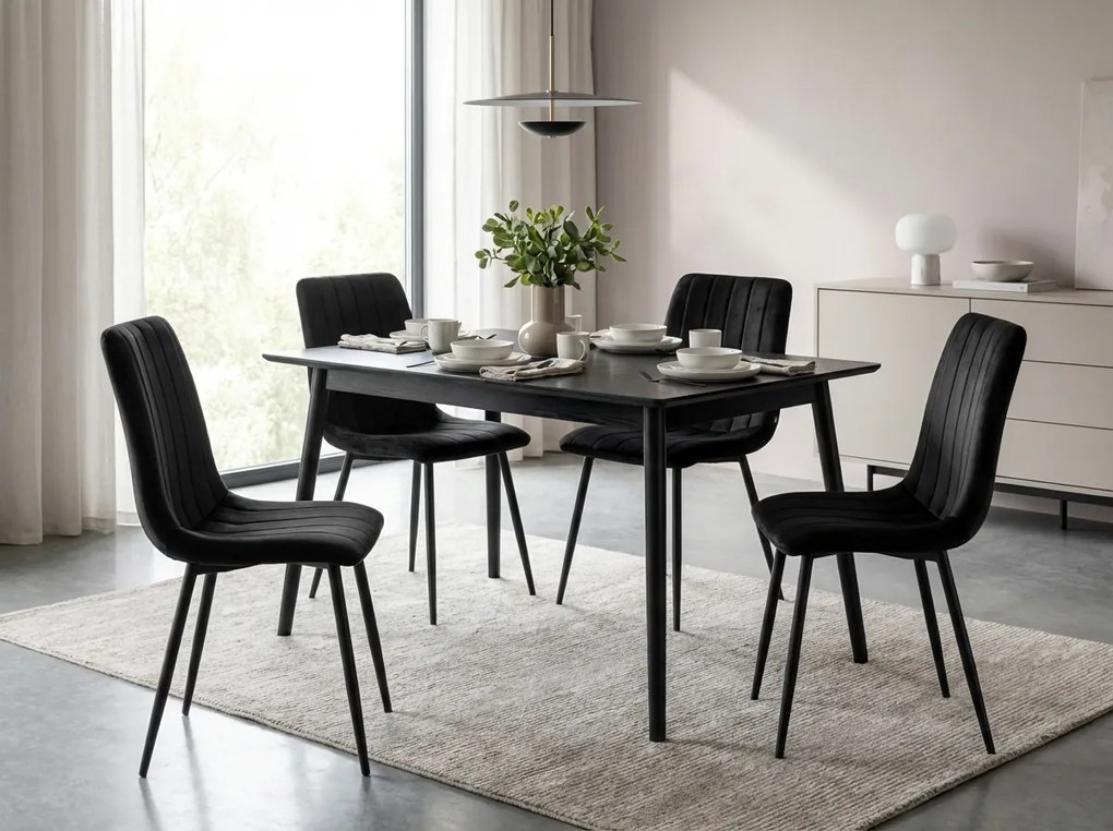 Čierna zamatová stolička LAVA ONYX s čiernymi nohami