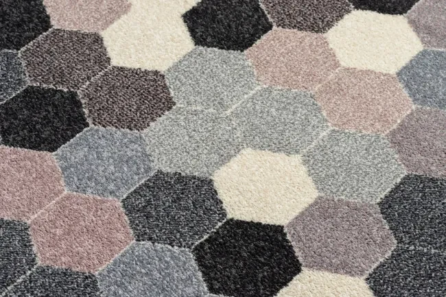 Koberec HEOS 78537 sivý / ružový / krém HEXAGON