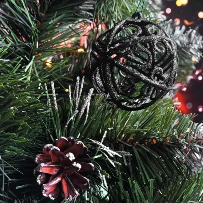 Vianočné gule KL-21X25 čierne (6 ks)