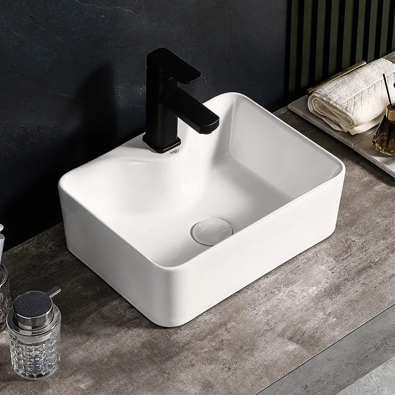 BPS-koupelny Keramické umývadlo na dosku HYD-EE-WH-410 41x31 cm, biele