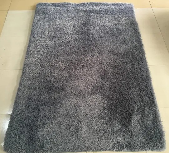 Koberec SILK sivý