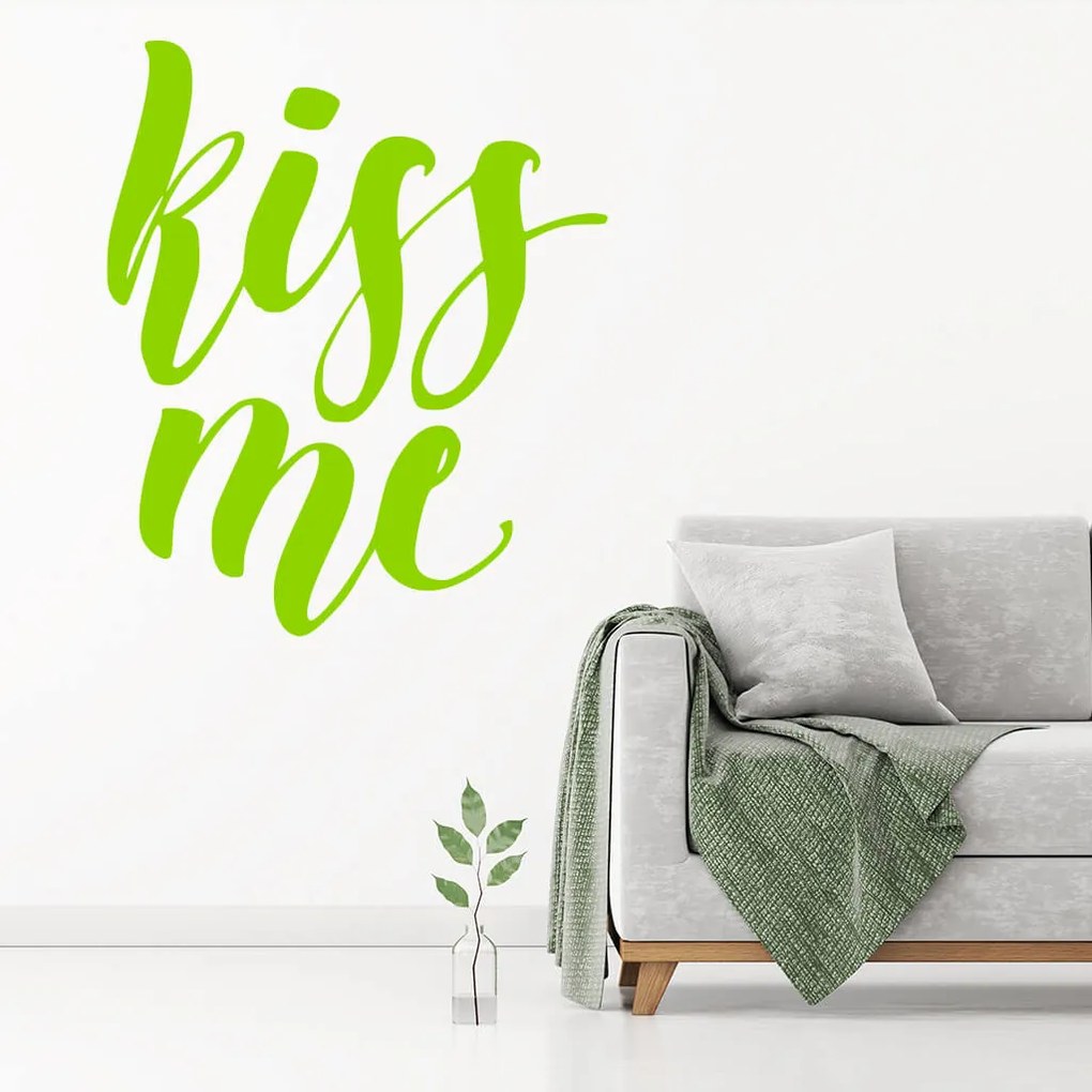 Veselá Stena Samolepka Kiss me Farba: béžová, Veľkosť: 60 x 50 cm