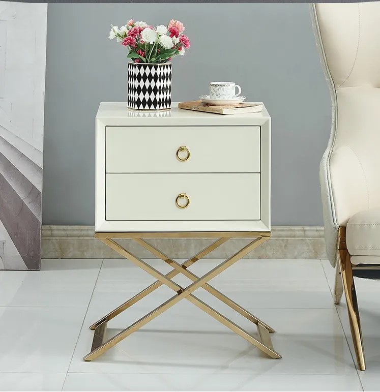 NOČNÝ STOLÍK MARINETTE BIELY LAKOVANÝ + ZLATÝ