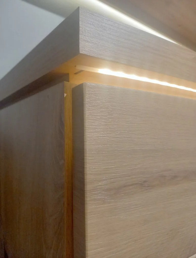 Presklená skrinka Bolus, dub artisan, s osvetlením