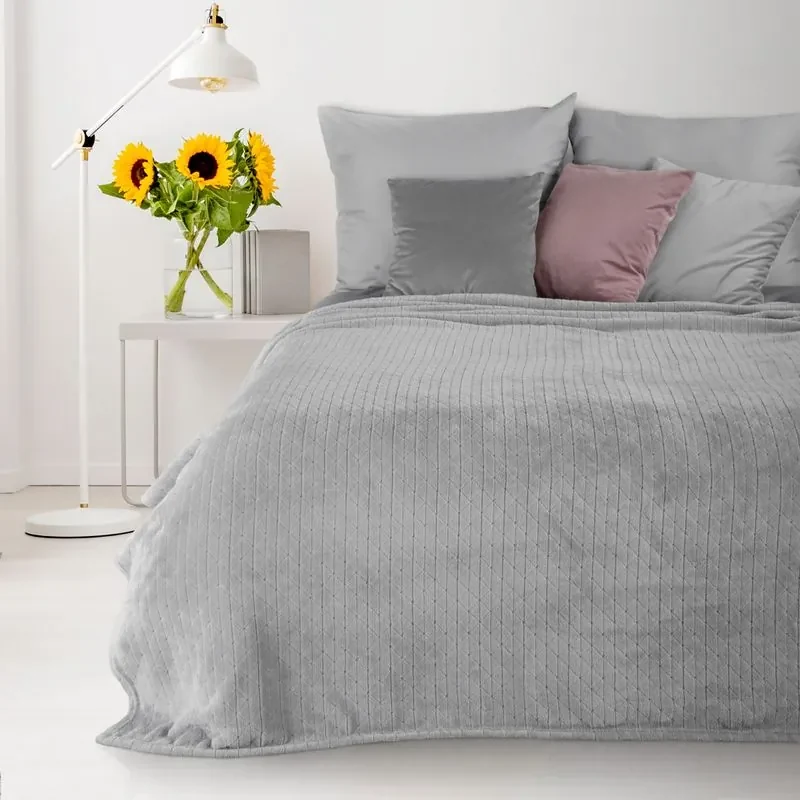 Dekorstudio Deka CINDY4 v striebornej farbe Rozmer deky: 170x210cm
