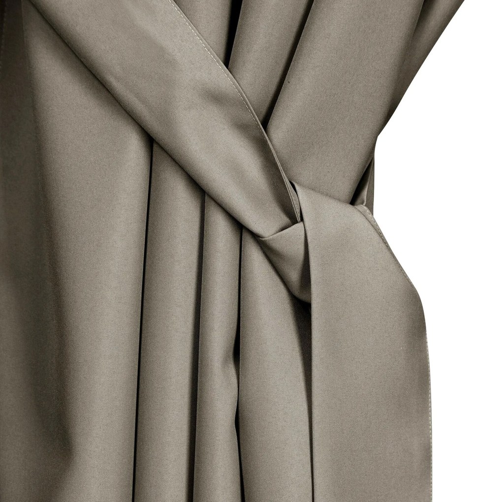 ZÁHRADNÝ VODEODOLNÝ ZÁVES NA PÚTKACH GARDEN 155X260 CM TMAVOBÉŽOVÁ