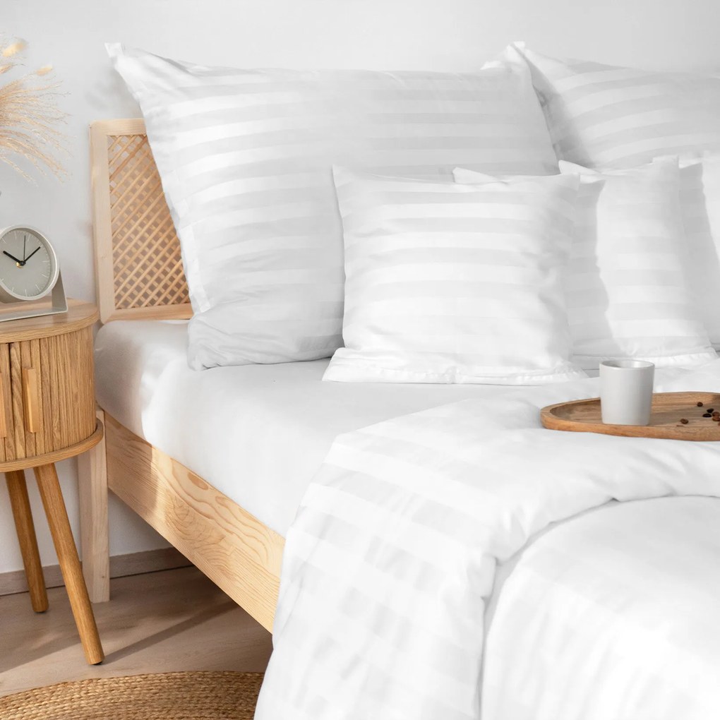 Goldea damaškové posteľné obliečky - biele prúžky so saténovým leskom 200 x 200 a 2ks 70 x 90 cm
