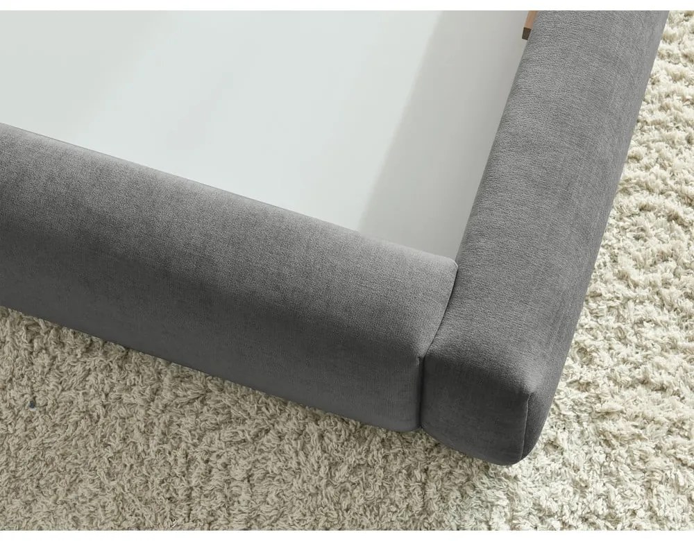 Sivá čalúnená dvojlôžková posteľ s úložným priestorom s roštom 160x200 cm Vernon – Bobochic Paris