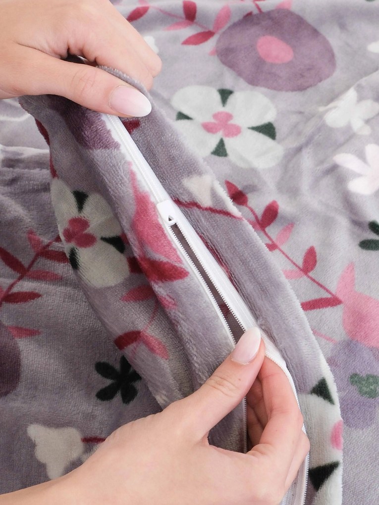 Obliečka na vankúš mikroplyš Exclusive 50 × 70 cm - Dora sivá