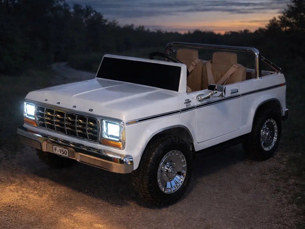 JOKOMISIADA Dvojmiestne autíčko na batériu klasický Ford Bronco Pickup biele PA0338