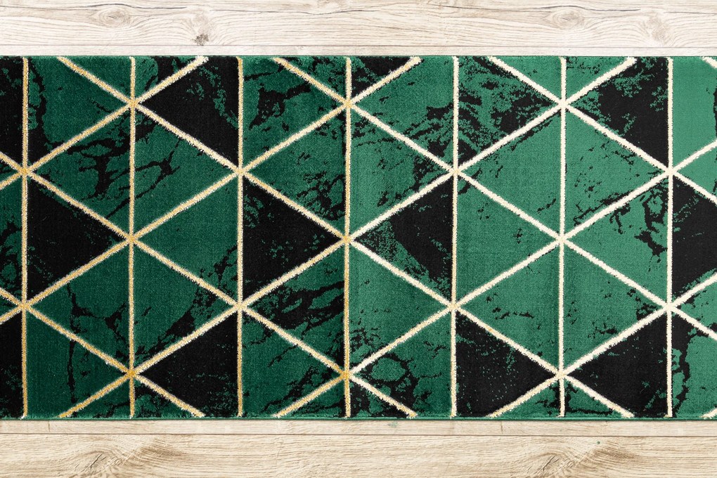 Behúň EMERALD 1020 Glamour exclusive, mramor, trojuholníkový, zelený + zlatá