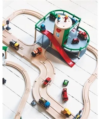 Brio - Poschodové parkovacie garáže s výťahom