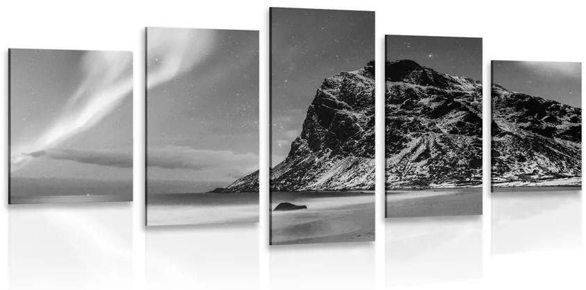 5-dielny obraz obraz polárna žiara v Nórsku v čiernobielom prevedení