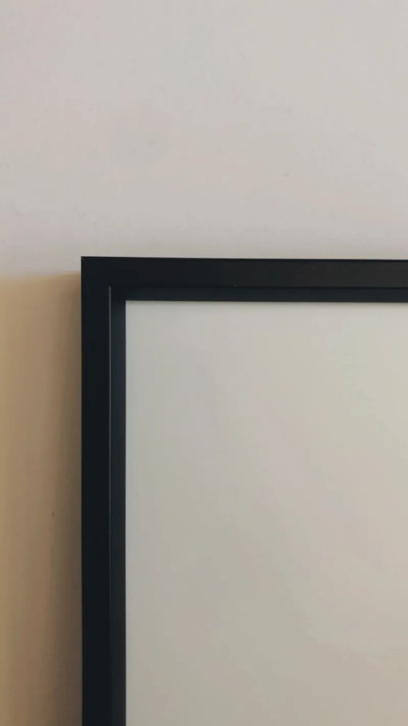 Toptabule.sk Biela tabuľa na magnetky PREMIUM v hliníkovom čiernom ráme 90x60 cm