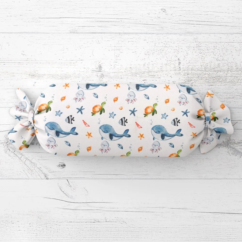 Biante Detský vankúš valec bonbon Sandra SA-660 Modré veľryby a morské zvieratká na bielom 15x40 cm