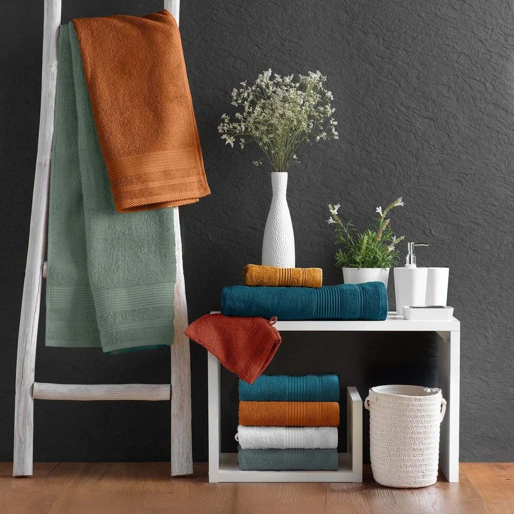 Šalviová zelená froté bavlnená osuška 70x130 cm Tendresse – douceur d'intérieur