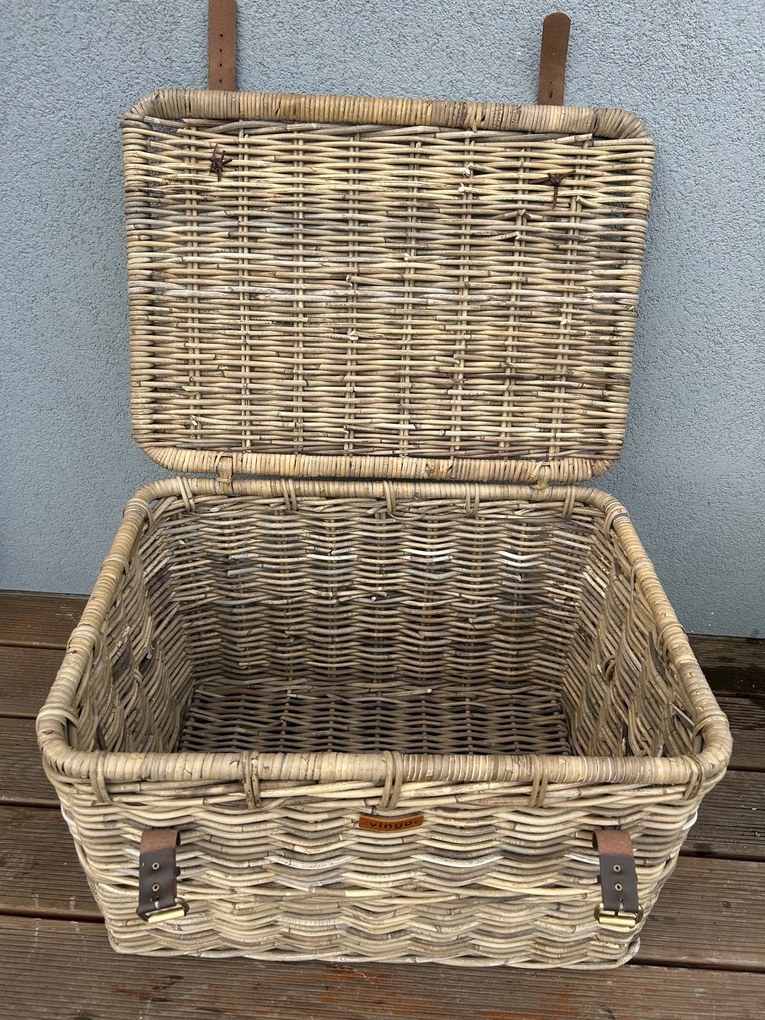 Ratanová truhla Rozmery (cm): 50x35, v. 25