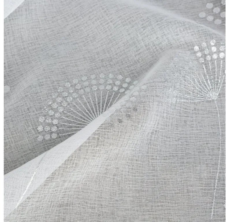 DECOREUM záclona so striebornou kvetinovou potlačou 300 cm x 250 cm biela 100 % polyester 101236