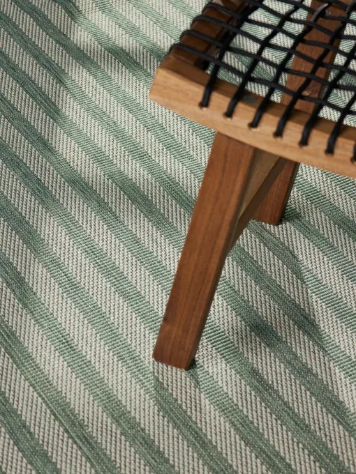 Koberec Ted Baker Haringey Linley zelený / biely