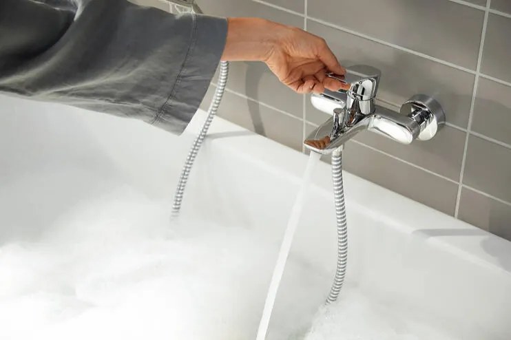 Hansgrohe Rebris E, nástenná vaňová batéria, chrómová, HAN-72450000