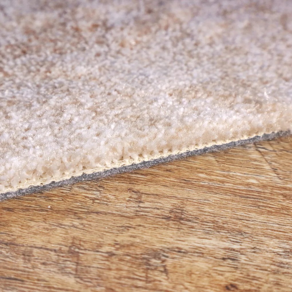 Koberec metráž Serenade 103, na mieru, šíře 3m,4m,5m, béžová, filc, kuchyňa, ITC