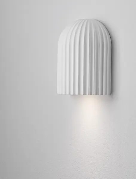 Minimalistické nástenné svietidlo Ammos