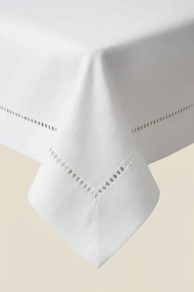 Obrus CLASSY biely Rozmer: 140x240 cm