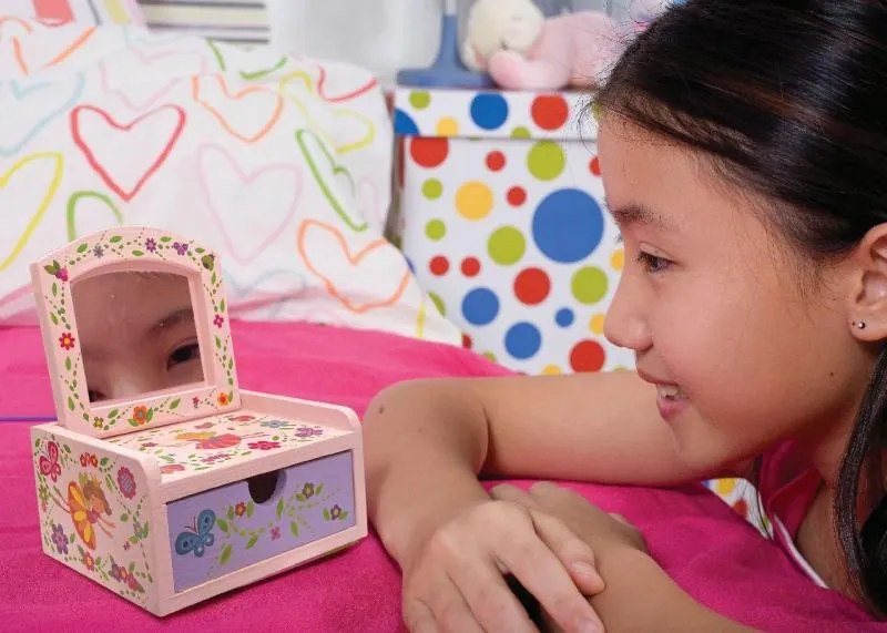 Výroba a maľovanie - kozmetická truhlička