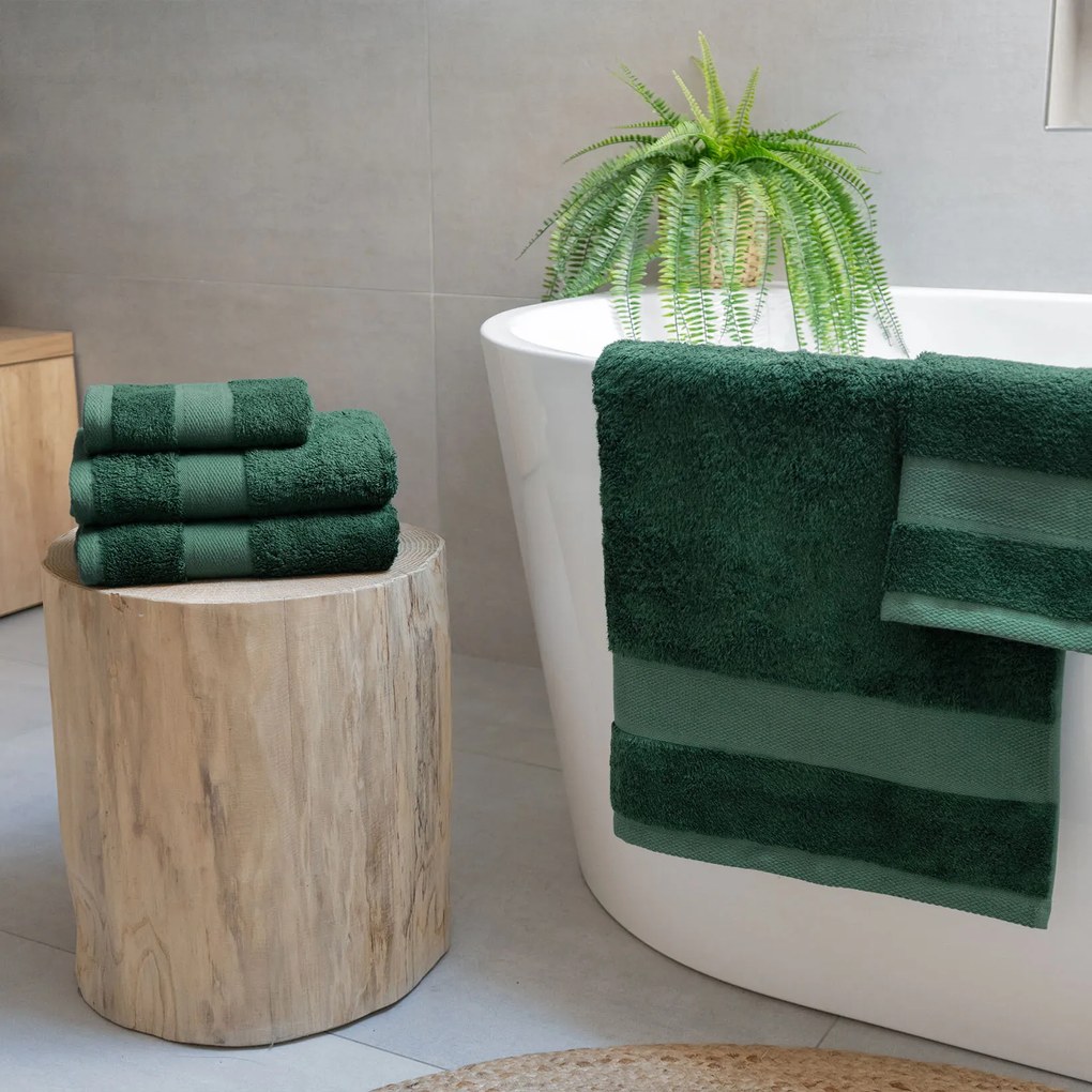 Goldea bambusový uterák/osuška - smaragdovo zelený 30 x 50 cm
