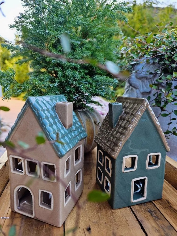 Hnedý porcelánový domček svietnik na čajovú sviečku Christmas House - 8*8*15 cm