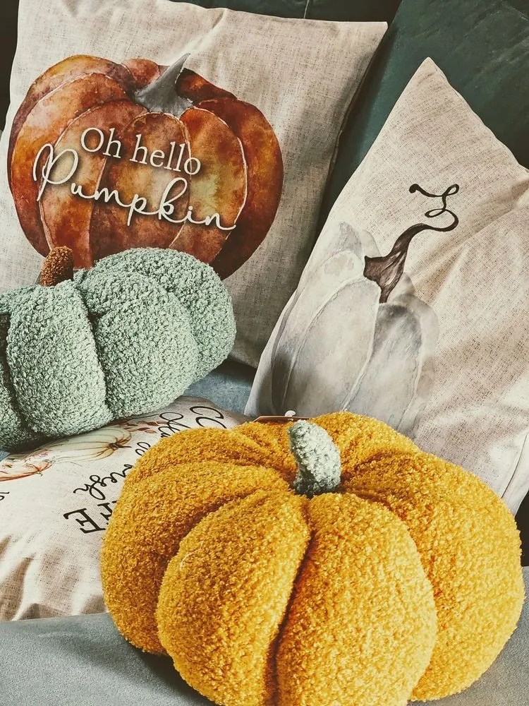 Béžovo-oranžová obliečka na vankúš s tekvicou Pumpkin Patch - 45*45 cm