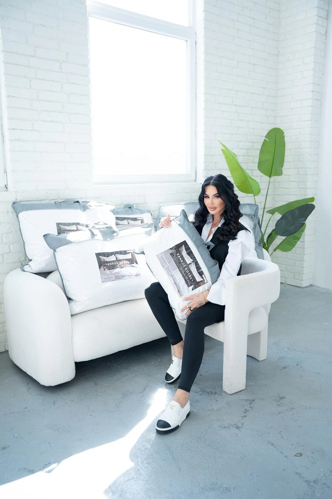 INTERMEDIC SK Vankúš Royal+ by Queen Plačková – 80 % husacie páperie, 100 % bavlna Veľkosť: 50x70 cm