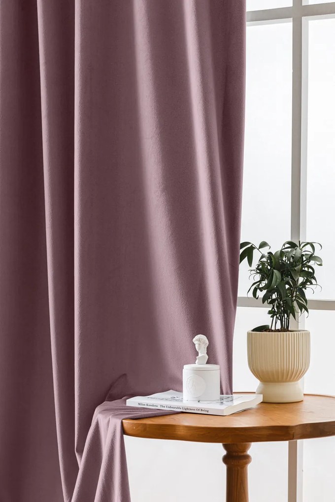 Svetlo fialový zatemňovací záves VELVET 140x270 cm Zavesenie: Riasiaca páska