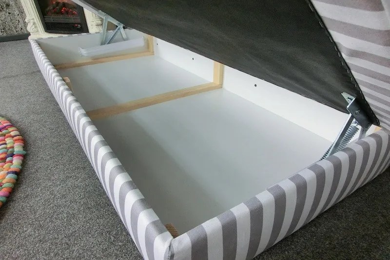 (2720) SELMA pruhovaná leňoška ľavá strana Max Winzer