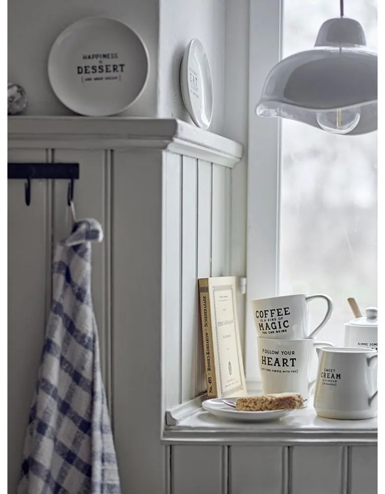 Biely hrnček z kameniny 330 ml Wendy – Bloomingville