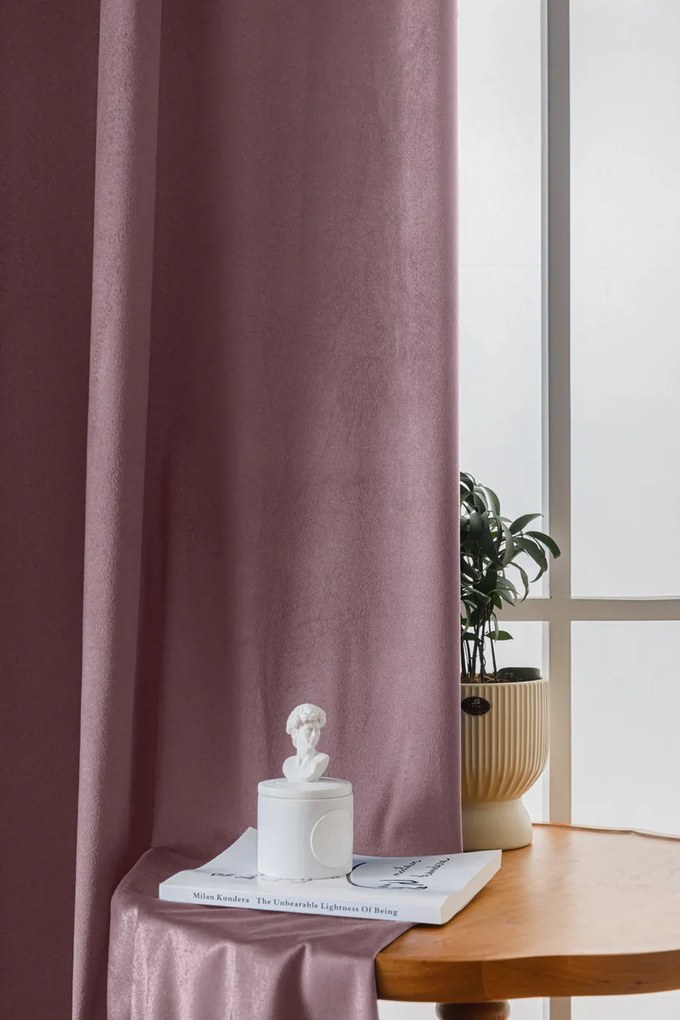 Svetlo fialový zatemňovací záves VELVET 140x270 cm Zavesenie: Riasiaca páska