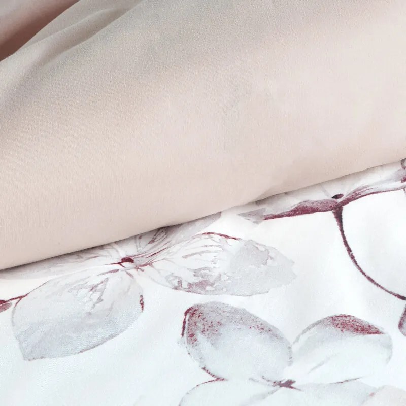 Dekorstudio Posteľné obliečky VERANO8 s kvetinovým motívom Rozmer posteľných obliečok: Šírka x Dĺžka: 140x200cm + 1ks 70x80 cm