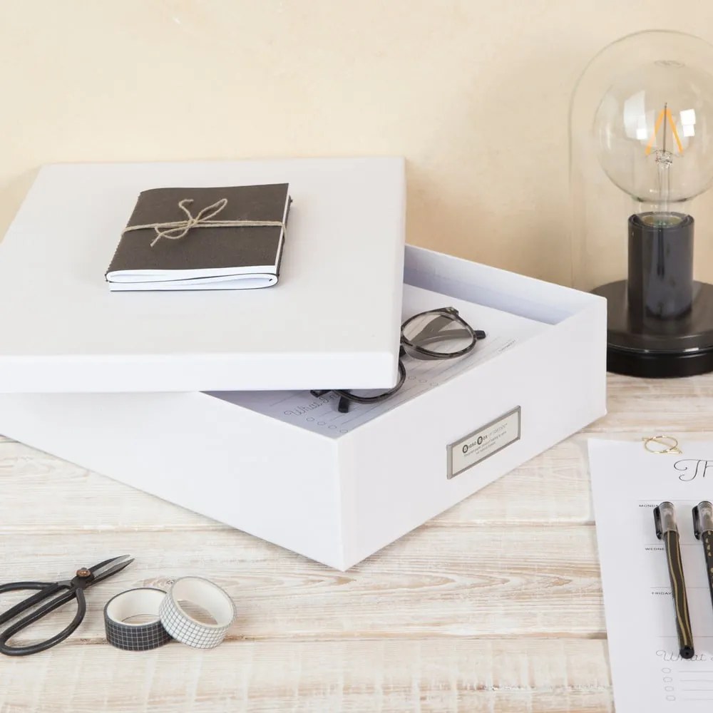 Biely úložný box s menovkou na dokumenty Bigso Box of Sweden Oskar, veľkosť A4