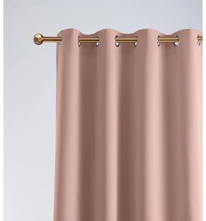 Púdrovo ružový zatemňujúci záves na kruhy 140 x 250 cm