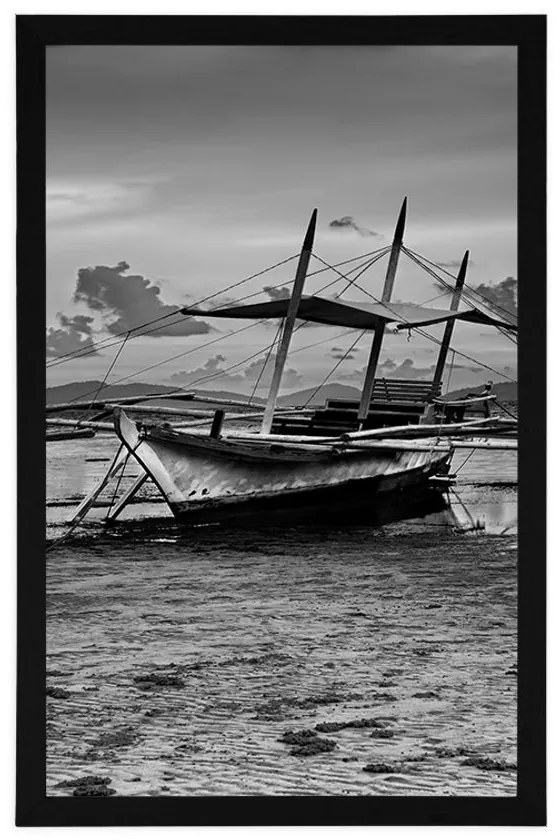 Plagát loďky pri západe slnka v čiernobielom prevedení - 40x60 black