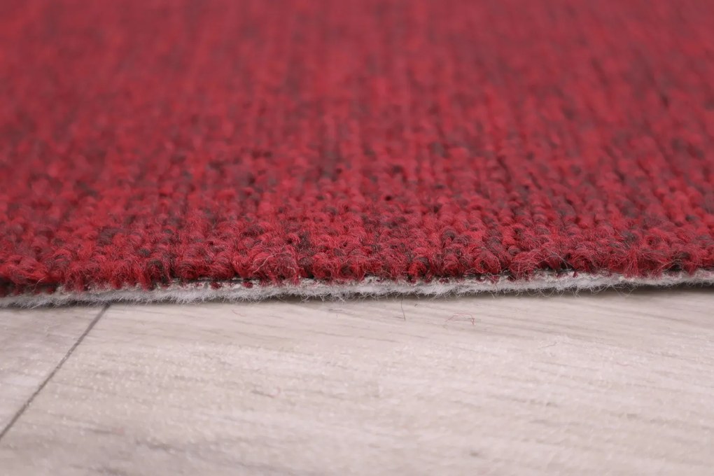 Vopi, Metrážny koberec Astra červená - neúčtujeme odrezky z role, na mieru, šíře 1,33m,1m,2m,3m,4m,na mieru, neúčtujeme odrezky, červená, ab (mriežka), chodba / predsieň