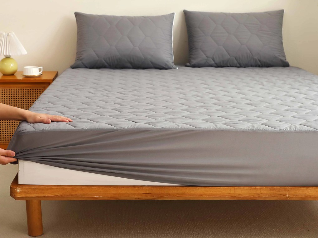 XPOSE® Prešívaný chránič matraca Exclusive- sivý 90x200 cm