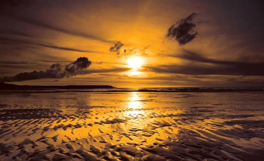 Fototapeta - Pláž pri západe slnka (152,5x104 cm)