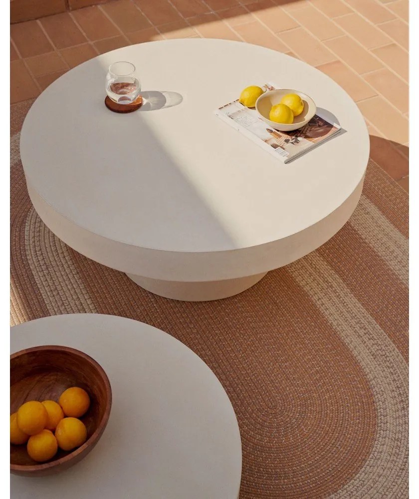 Betónový okrúhly záhradný odkladací stolík ø 90 cm Aiguablava – Kave Home